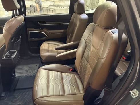 Used 2022 Kia Telluride SX w/ SX Prestige Package image 31