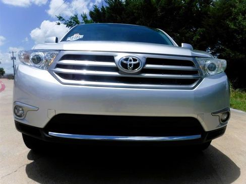 Used 2013 Toyota Highlander Limited FWD image 13
