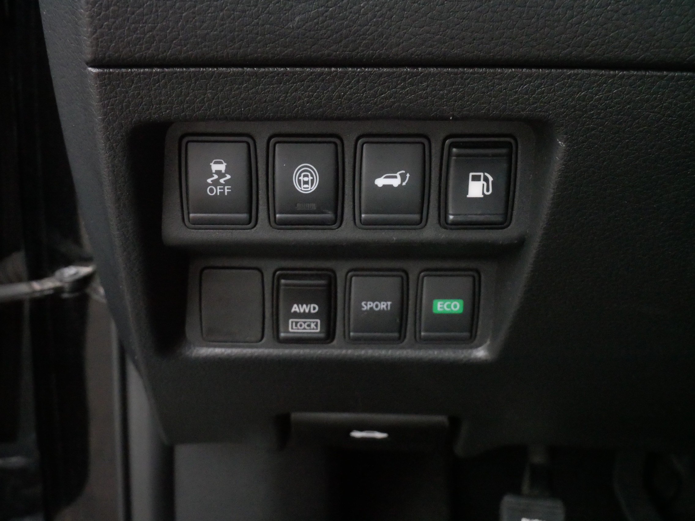 Used 2020 Nissan Rogue SV AWD/4WD image 26