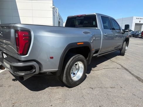 Used 2024 GMC Sierra 3500 Denali Ultimate AWD/4WD image 3