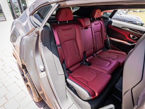 Used 2023 Lamborghini Urus S AWD/4WD image 39