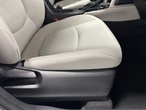 Used 2025 Toyota Corolla Cross L image 56