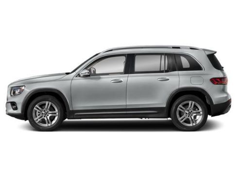 Used 2021 Mercedes-Benz GLB 250 4MATIC image 3