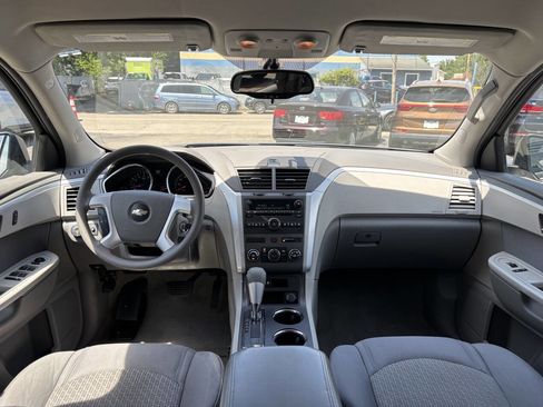 Used 2010 Chevrolet Traverse LS FWD image 17