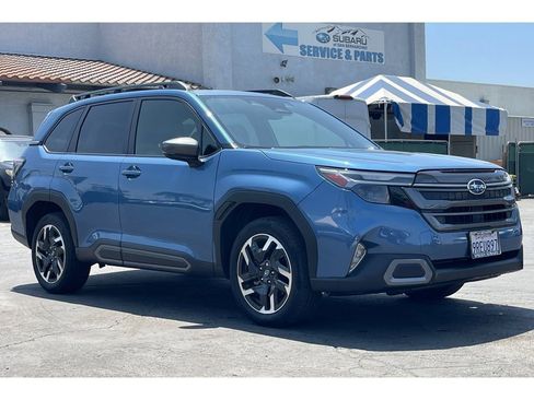 Used 2025 Subaru Forester Limited image 8
