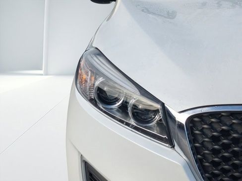 Used 2018 Kia Sorento LX image 8