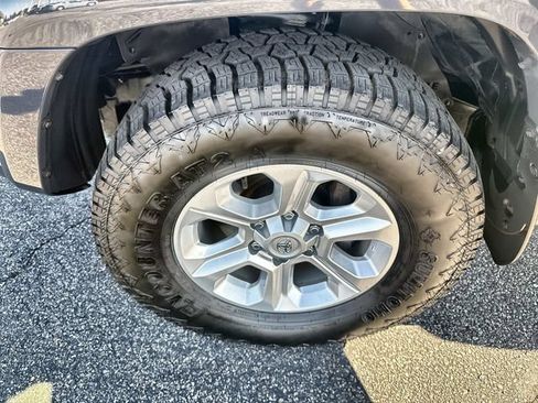 Used 2024 Toyota 4Runner SR5 AWD/4WD image 10