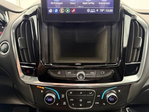 Used 2023 Chevrolet Traverse Premier AWD/4WD image 17