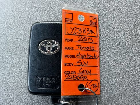 Used 2013 Toyota Highlander Limited AWD/4WD image 16