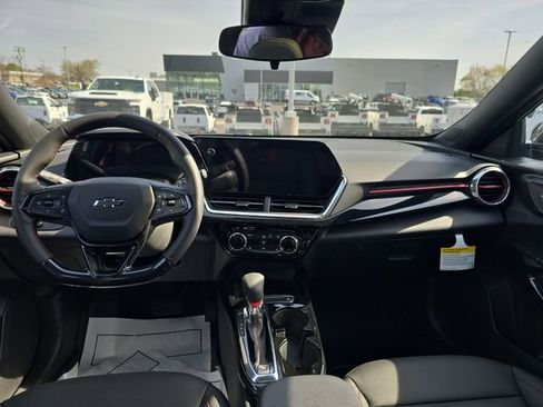 New 2026 Chevrolet Trax RS w/ Sunroof Package FWD image 11