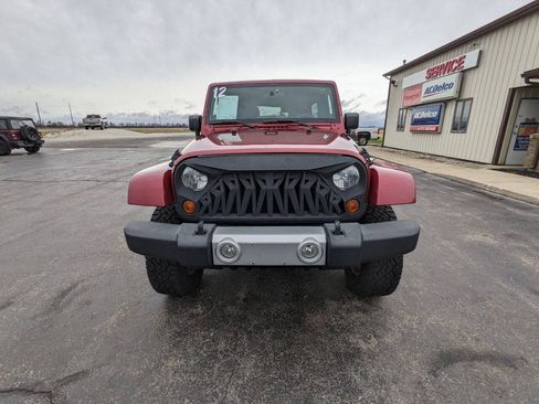 Used 2012 Jeep Wrangler Unlimited Sahara AWD/4WD image 3