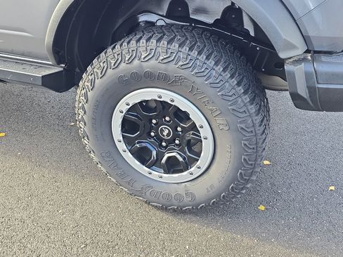 Certified 2022 Ford Bronco Badlands w/ Sasquatch Package image 11