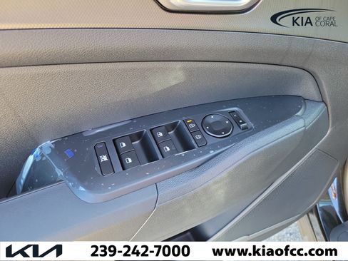 New 2026 Kia Sportage LX FWD image 21