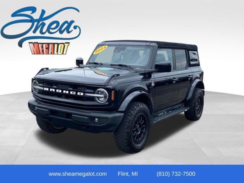 Used 2022 Ford Bronco Outer Banks AWD/4WD image 1