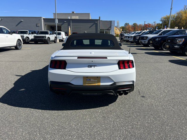 Used 2025 Ford Mustang GT Premium RWD image 4