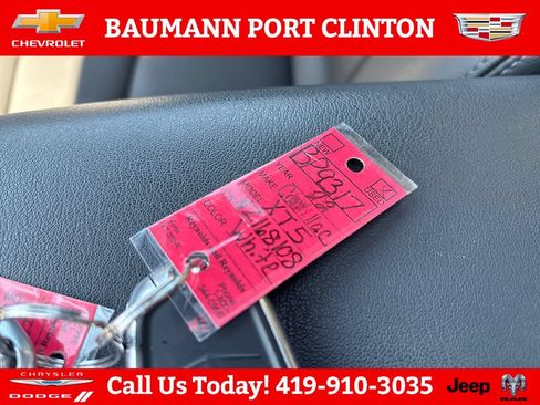 Used 2022 Cadillac XT5 Premium Luxury w/ Technology Package AWD/4WD image 30