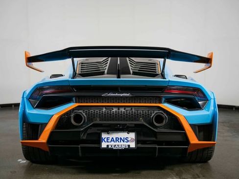 Used 2021 Lamborghini Huracan STO RWD image 7
