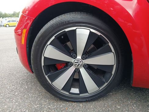 Used 2014 Volkswagen Beetle R-Line image 24