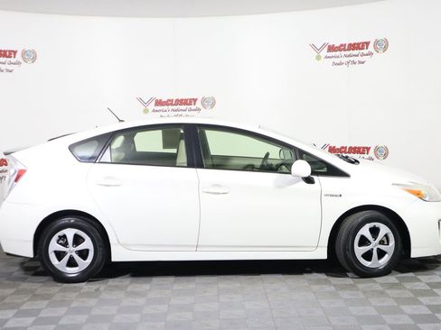 Used 2015 Toyota Prius Four image 5