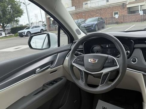 Certified 2024 Cadillac XT5 Premium Luxury AWD/4WD image 32