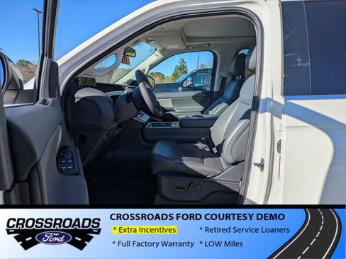 New 2025 Ford Expedition Max Active image 12