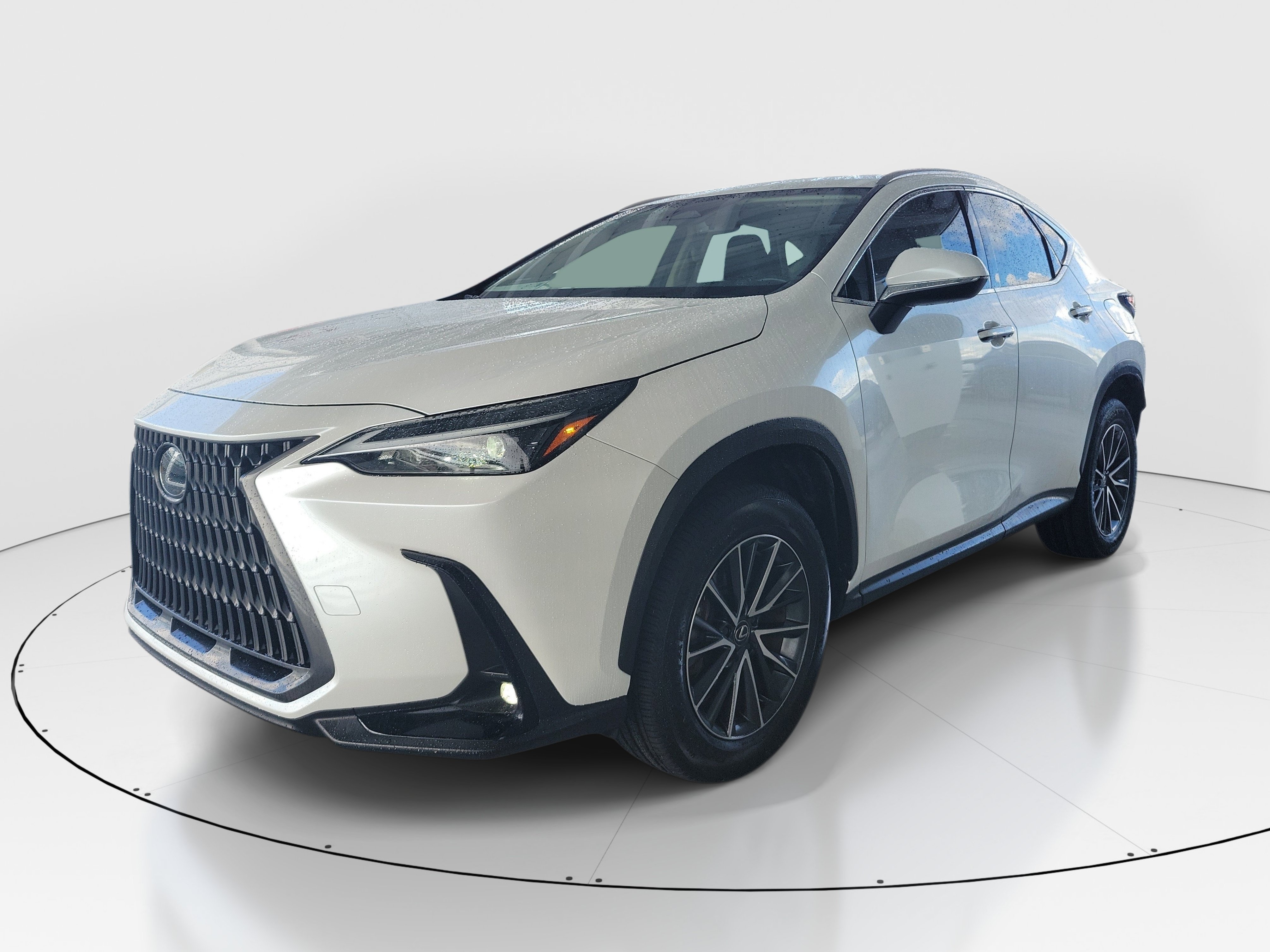 Certified 2024 Lexus NX 250 FWD w/ Towing Package (2000 Lbs) image 3