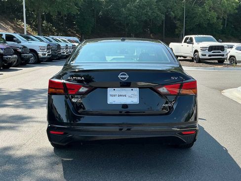 Used 2024 Nissan Altima 2.5 SV AWD/4WD image 4
