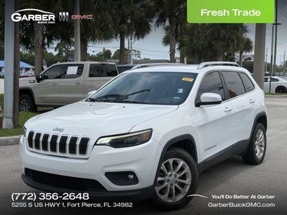 Used 2019 Jeep Cherokee Latitude w/ Popular Appearance Group