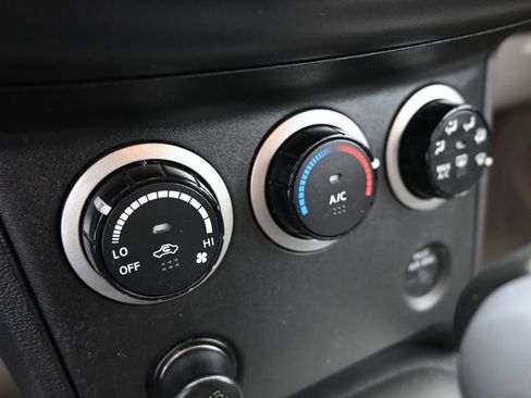 Used 2011 Nissan Rogue S image 20