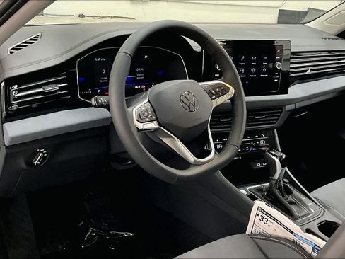 New 2026 Volkswagen Jetta SE image 8