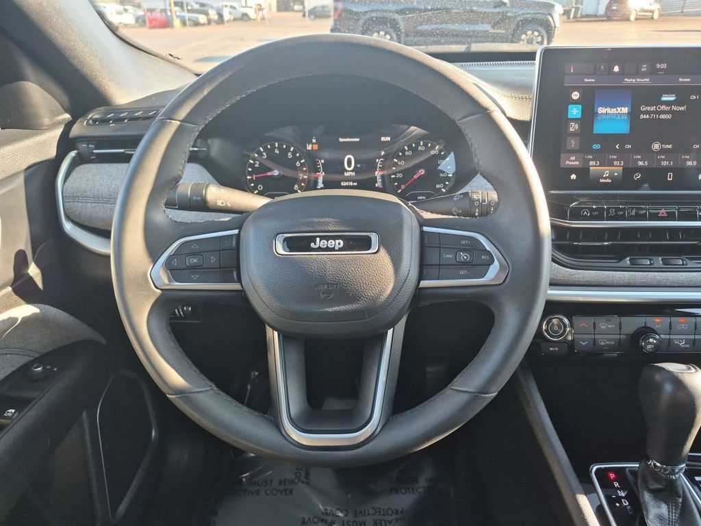 Used 2024 Jeep Compass Latitude AWD/4WD image 17