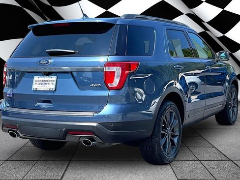 Used 2018 Ford Explorer XLT w/ Equipment Group 202A AWD/4WD image 2