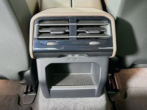 New 2026 BMW i5 eDrive40 w/ Premium Package image 18