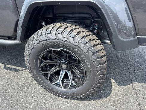 New 2026 Jeep Gladiator Sport AWD/4WD image 19