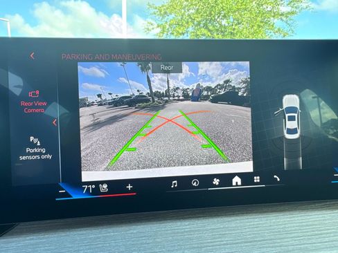 New 2025 BMW 330i xDrive Sedan w/ Premium Package image 24