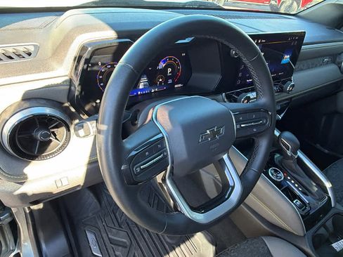 Used 2024 Chevrolet Colorado ZR2 w/ Technology Package image 10