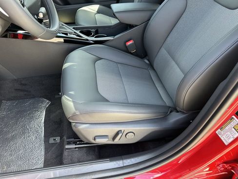 New 2026 Kia Niro EX FWD image 16