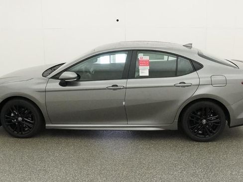New 2026 Toyota Camry SE FWD image 3
