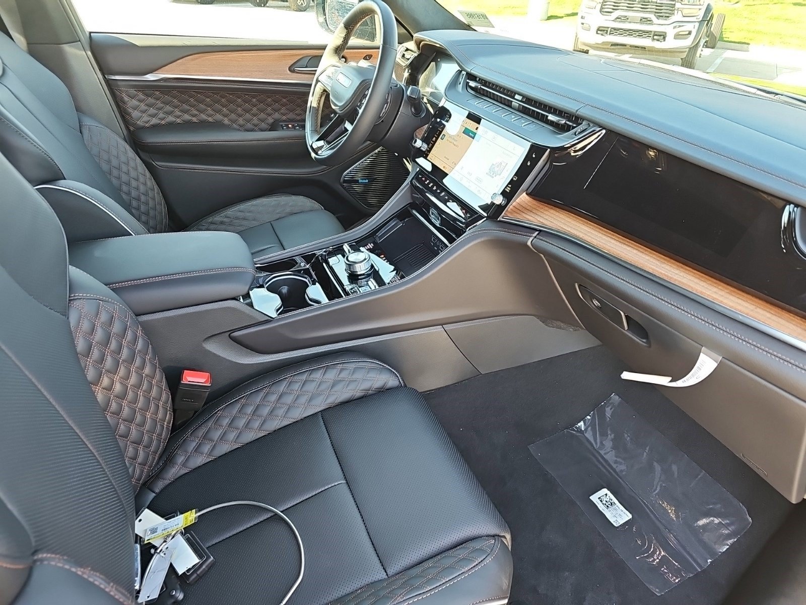 New 2027 Jeep Grand Cherokee Summit AWD/4WD image 10