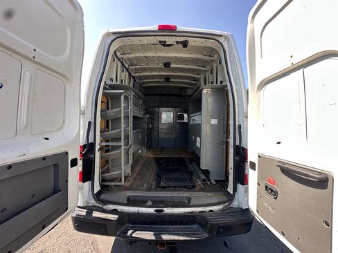 Used 2018 Nissan NV 2500 SV image 18