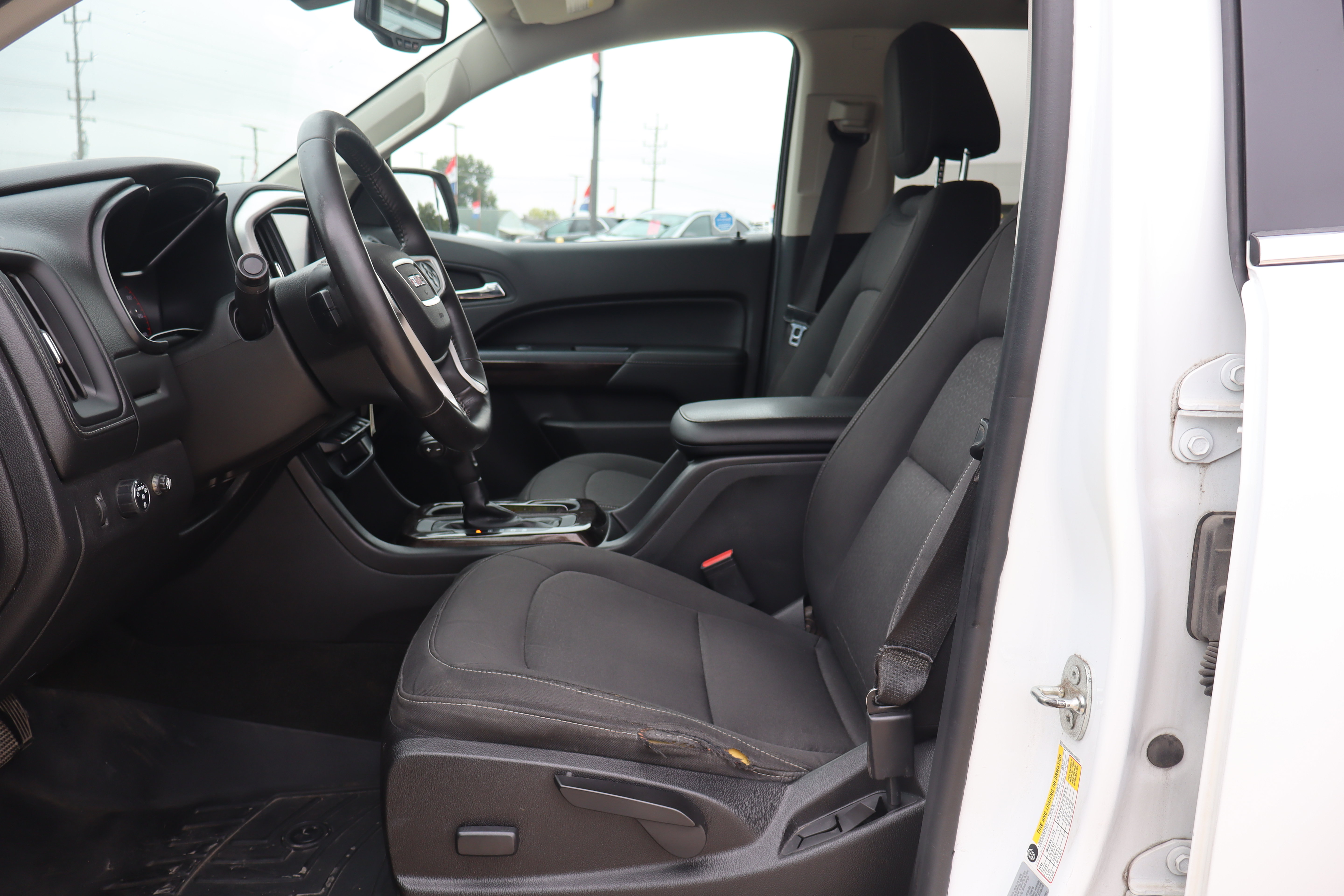 Used 2016 GMC Canyon SLE w/ SLE Convenience Package RWD image 9