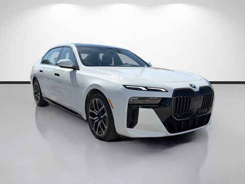 Used 2025 BMW 760i xDrive w/ Executive Package AWD/4WD image 1