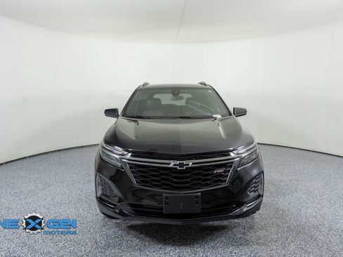 Used 2023 Chevrolet Equinox RS image 2