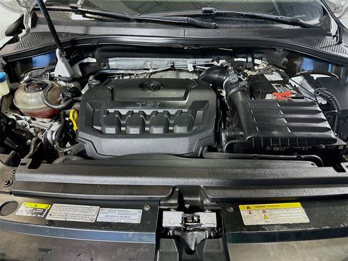 Used 2021 Volkswagen Tiguan SE w/ Panoramic Sunroof Package image 30