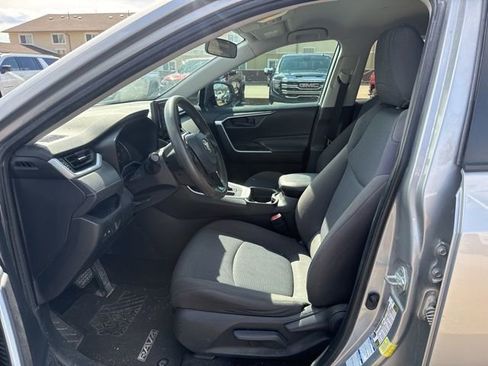 Used 2019 Toyota RAV4 LE image 10