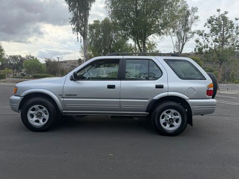 Used 2001 Honda Passport EX image 2