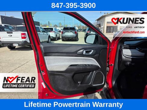 Used 2025 Jeep Compass Latitude image 15