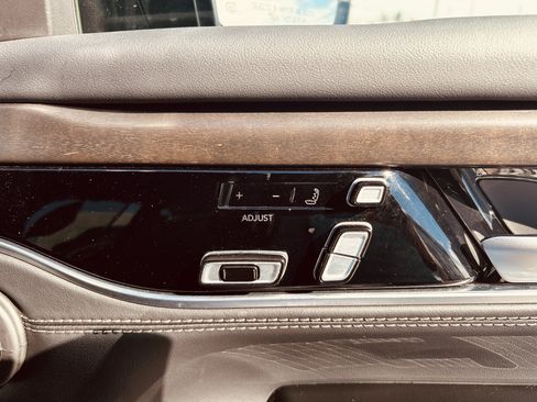 Used 2024 Jeep Grand Wagoneer L 4WD image 30