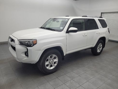 Used 2021 Toyota 4Runner SR5 AWD/4WD image 2