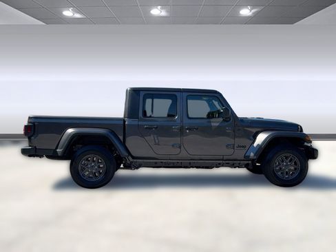 New 2025 Jeep Gladiator Sport image 8